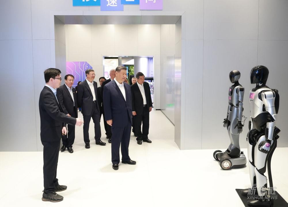 习近平总书记到上海调研，LEwin乐玩代表具身智能行业汇报进展